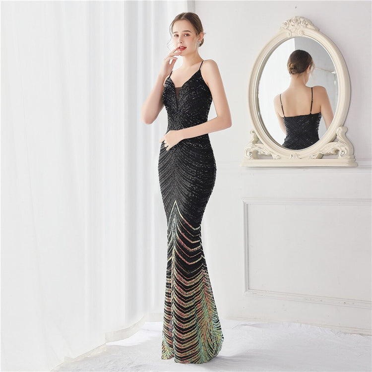 Vestido de Festa Longo Luxo Detalhado em Listras de Paetês Preto