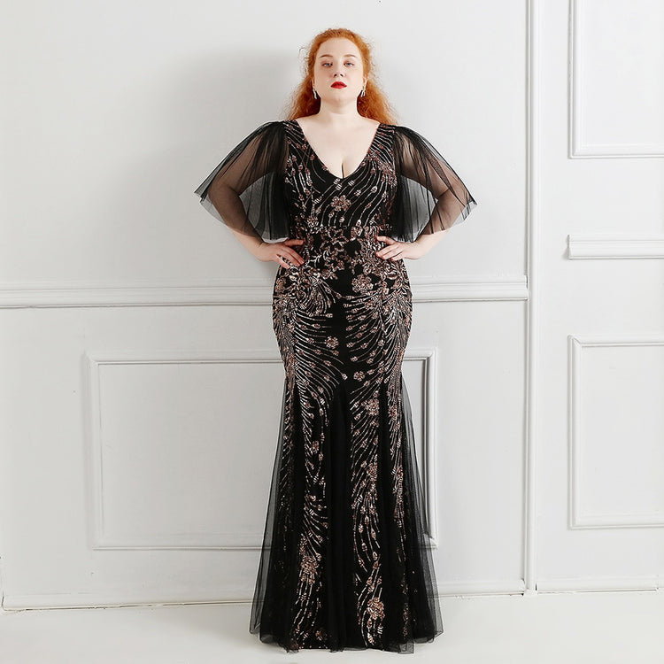 Vestido Plus Size com Manga Flutuante Brilho