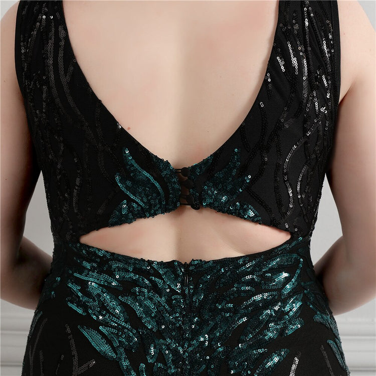 Vestido de Festa Plus Size Longo com Detalhes em Paetês Preto com Verde