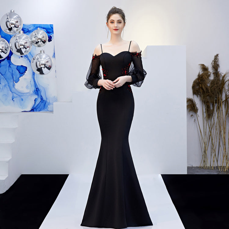 Vestido de Festa Longo Silhueta Sereia com Detalhes de Flores Preto