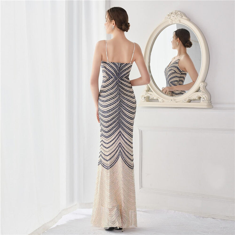 Vestido de Festa Longo Luxo Detalhado em Listras de Paetês Azul Marinho
