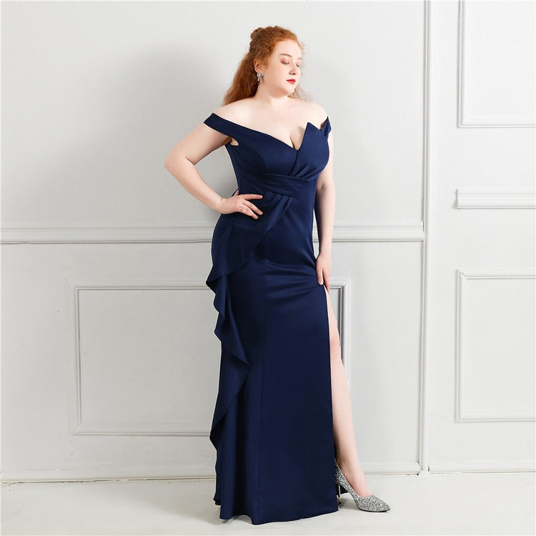 Vestido de Festa Plus Size Luxo com Detalhe em Laço Azul Marinho
