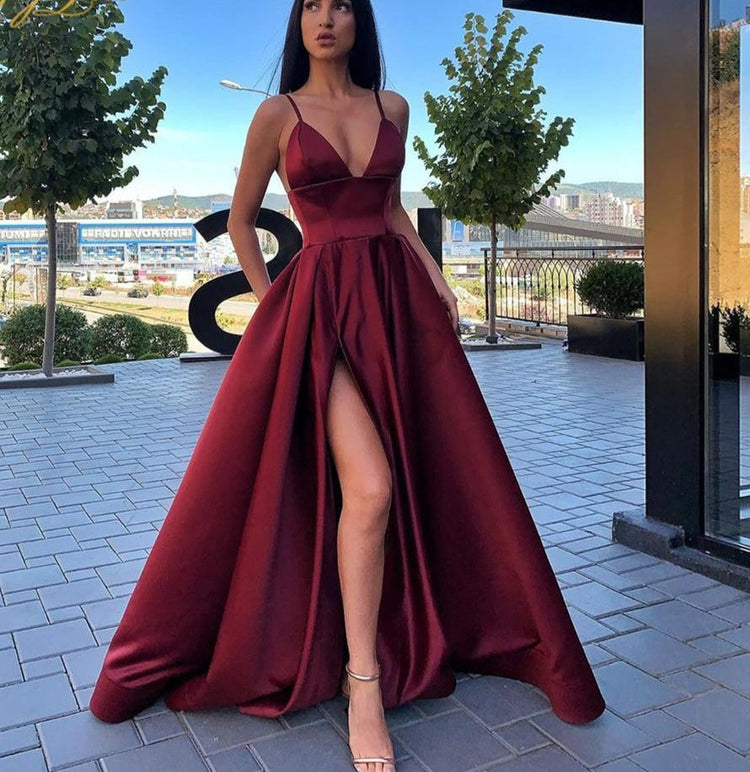 Vestido de Festa Longo em Cetim e Alça Espaguete (Pronta Entrega)