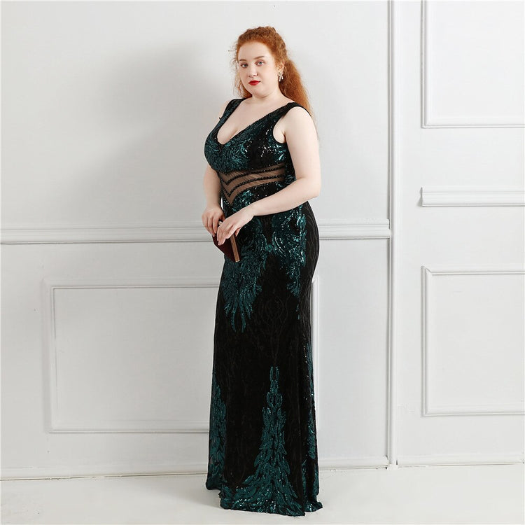 Vestido de Festa Plus Size Longo com Detalhes em Paetês Preto com Verde