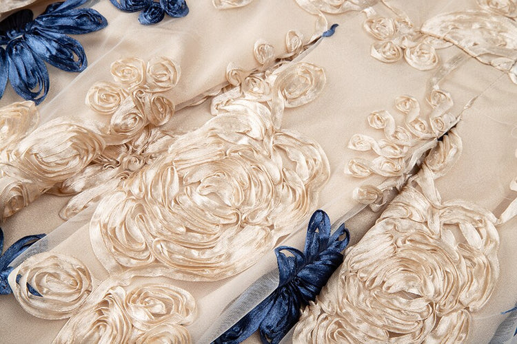 Vestido Midi Estilo Francês com Detalhes Bordados