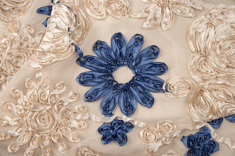 Vestido Midi Estilo Francês com Detalhes Bordados