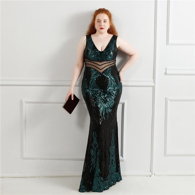 Vestido de Festa Plus Size Longo com Detalhes em Paetês Preto com Verde