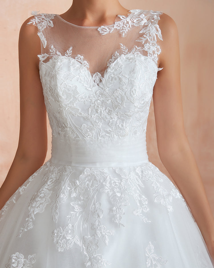 Vestido de Noiva Luxo Romântico em Tule com Detalhe em Paetês e Brilho