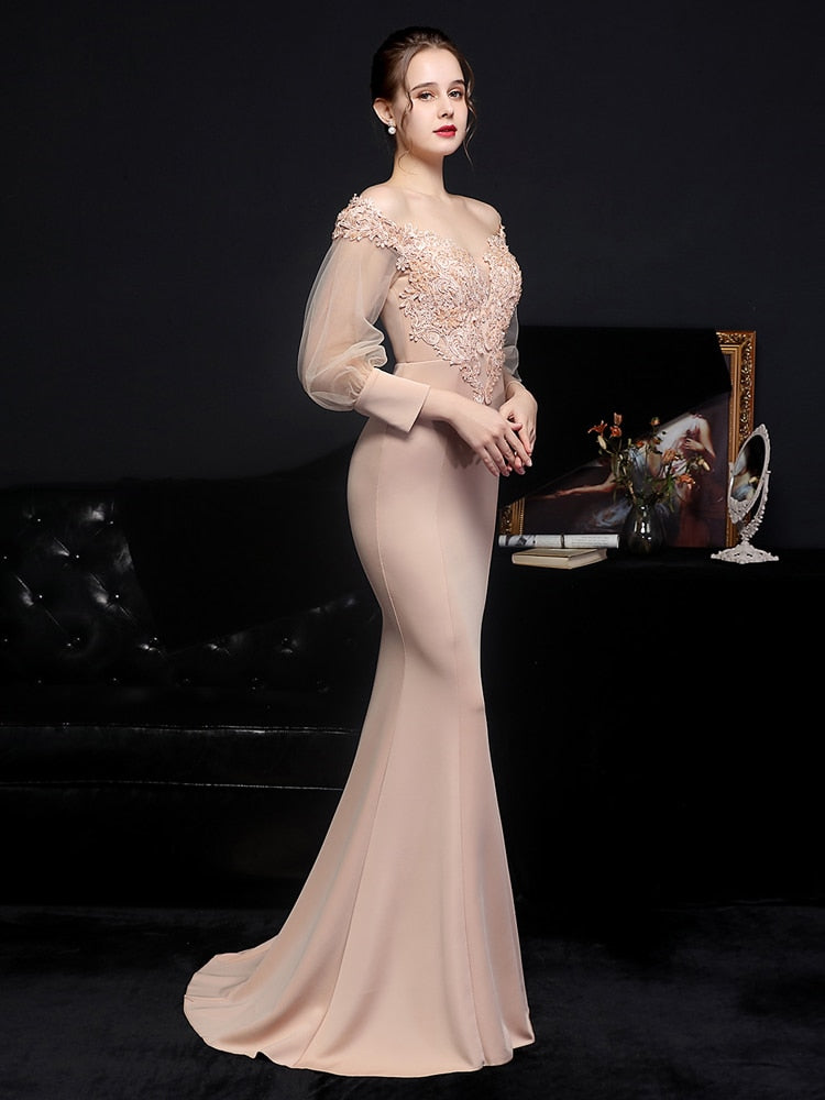 Vestido de Festa Longo Sereia com Manga com Renda e Detalhes Bordados Champanhe