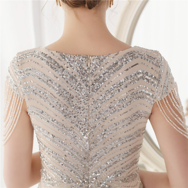 Vestido de Festa Luxo Sereia com Detalhes Paetês Prateado