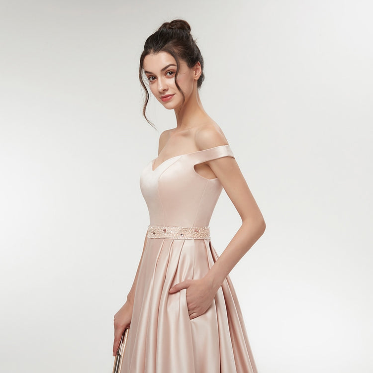 Vestido de Festa Longo Ombro a Ombro em Cetim com Cinto Decorado - Modelo Especial