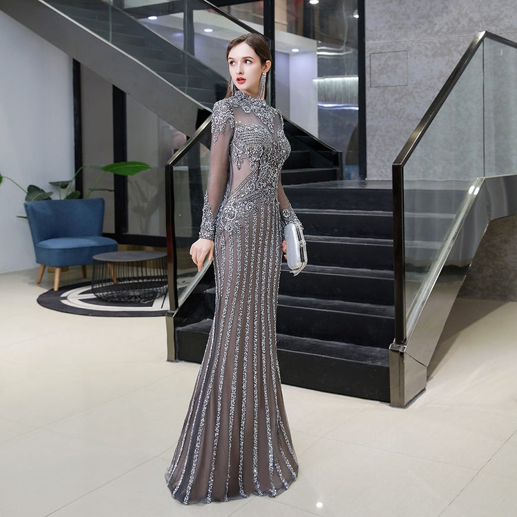 Vestido de Festa Luxo Absoluto com Decoração em Cristais com Efeito de Jóias - Modelo Especial