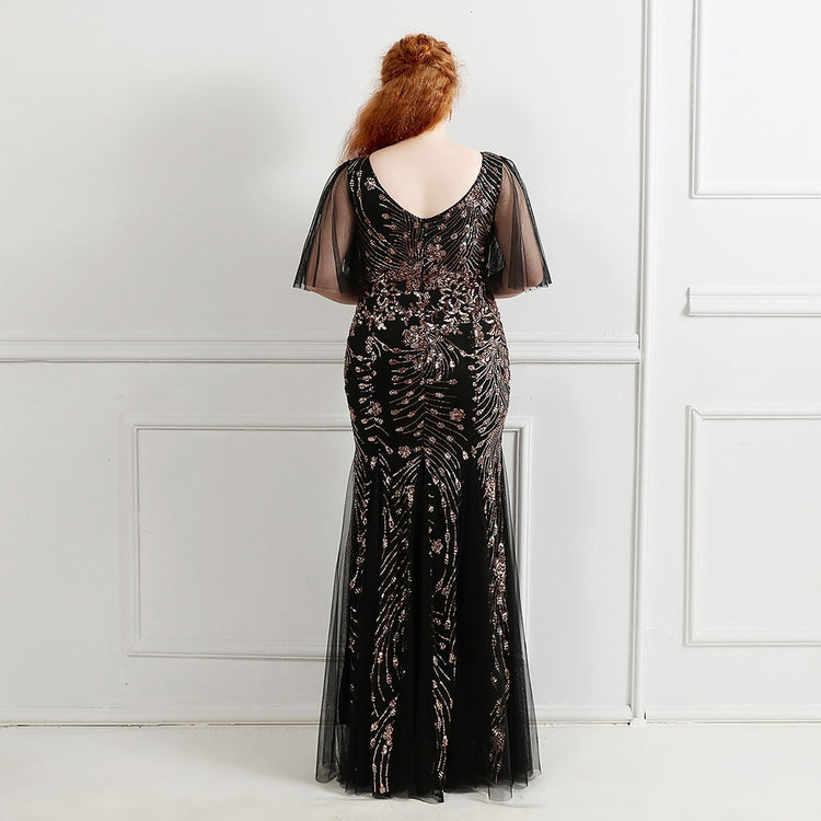 Vestido Plus Size com Manga Flutuante Brilho
