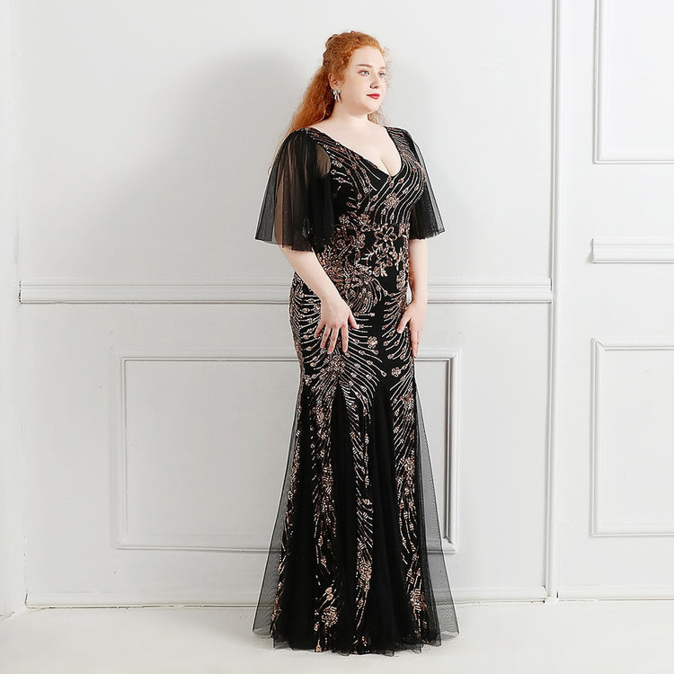 Vestido Plus Size com Manga Flutuante Brilho