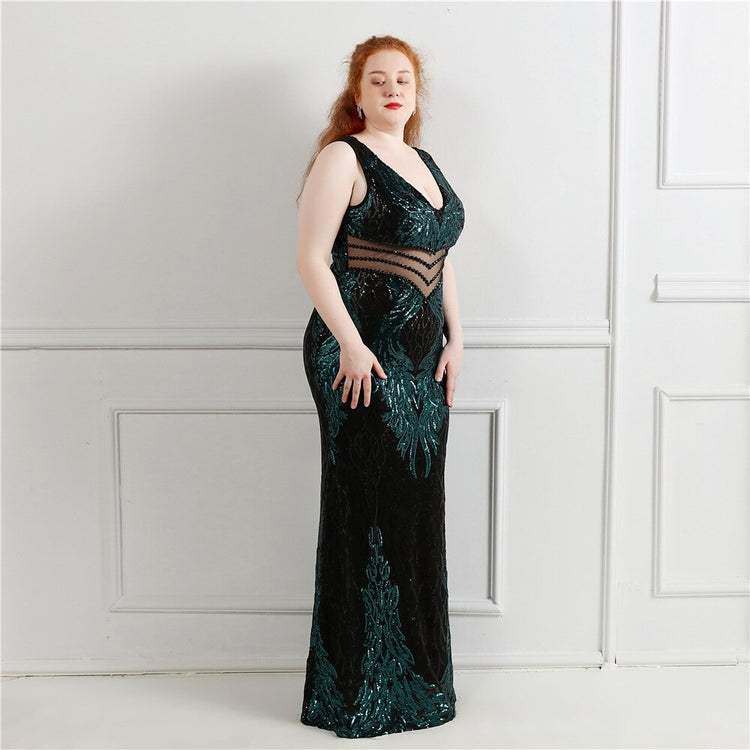 Vestido de Festa Plus Size Longo com Detalhes em Paetês Preto com Verde