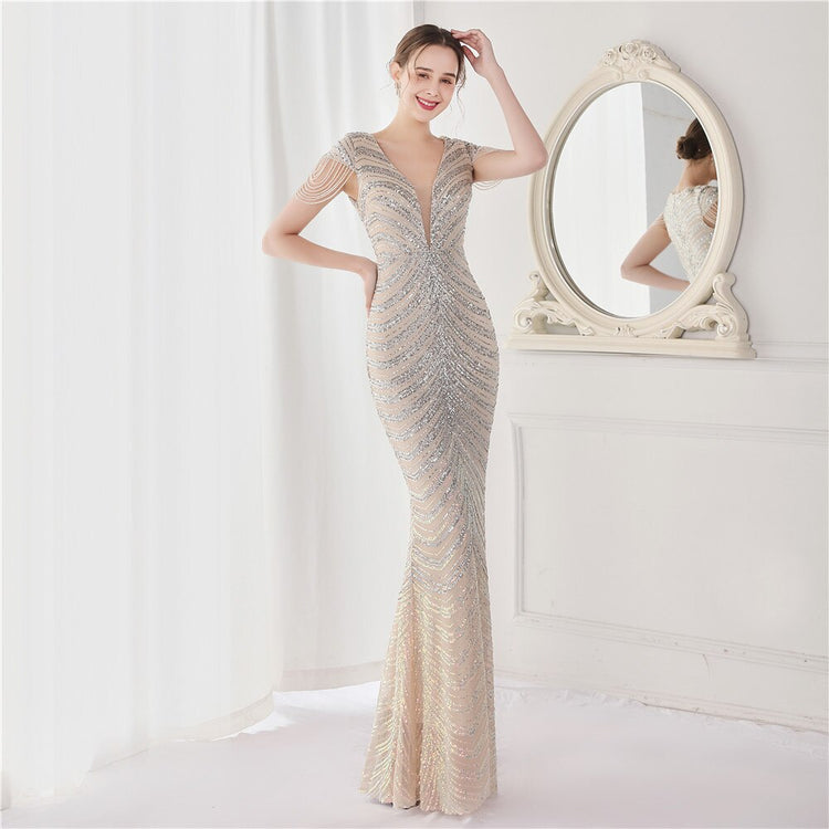 Vestido de Festa Luxo Sereia com Detalhes Paetês Prateado