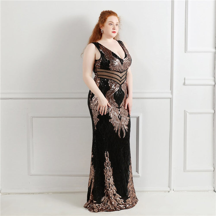 Vestido de Festa Plus Size Longo com Detalhes em Paetês Preto com Dourado