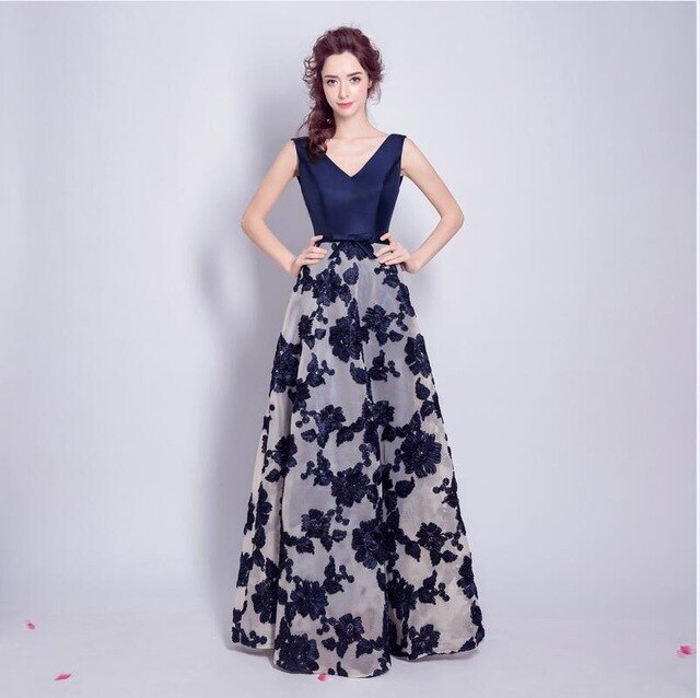 Vestido de Festa Longo em Cetim com Bordados