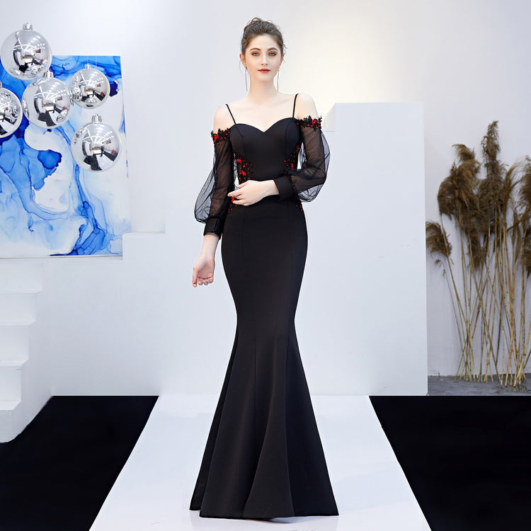 Vestido de Festa Longo Silhueta Sereia com Detalhes de Flores Preto