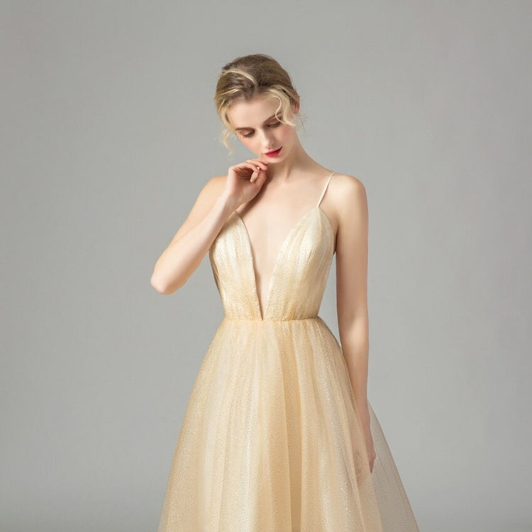 Vestido de Festa Longo Clássico em Tule Dourado