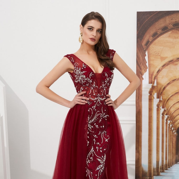 Vestido de Festa Luxo Vintage com Cauda em Tule Marsala - Modelo Especial