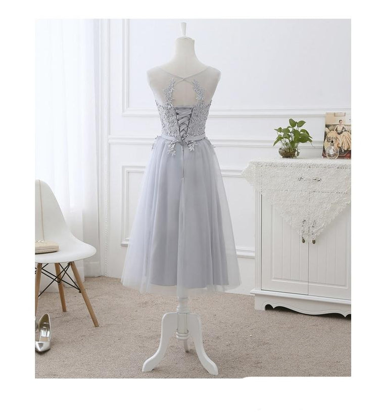 Vestido de Festa em Crepe com Apliques e Amarração Traseira em Champanhe