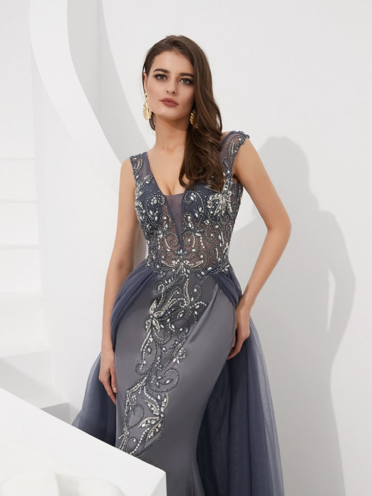 Vestido de Festa Luxo Vintage com Cauda em Tule Prateado - Modelo Especial