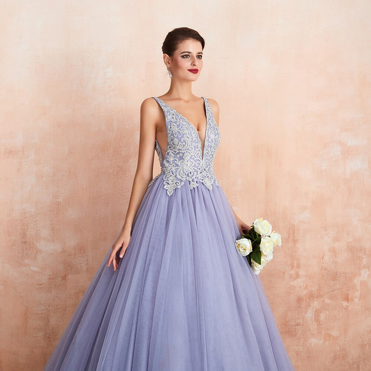 Vestido de Festa Longo Clássico Rodado em Tule Lavanda com Apliques - Modelo Especial