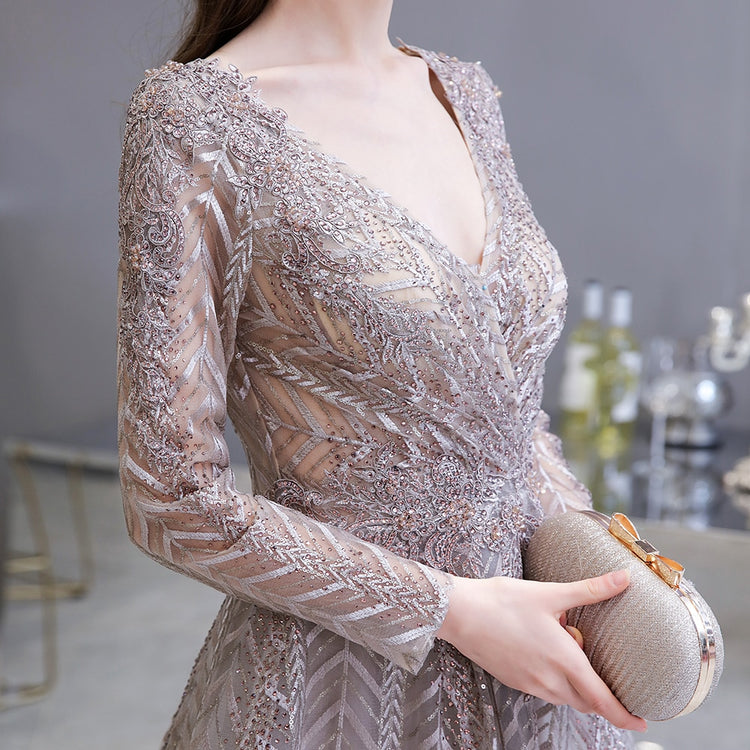 Vestido de Festa Rainha com Decote Plissado Prateado - Modelo Especial