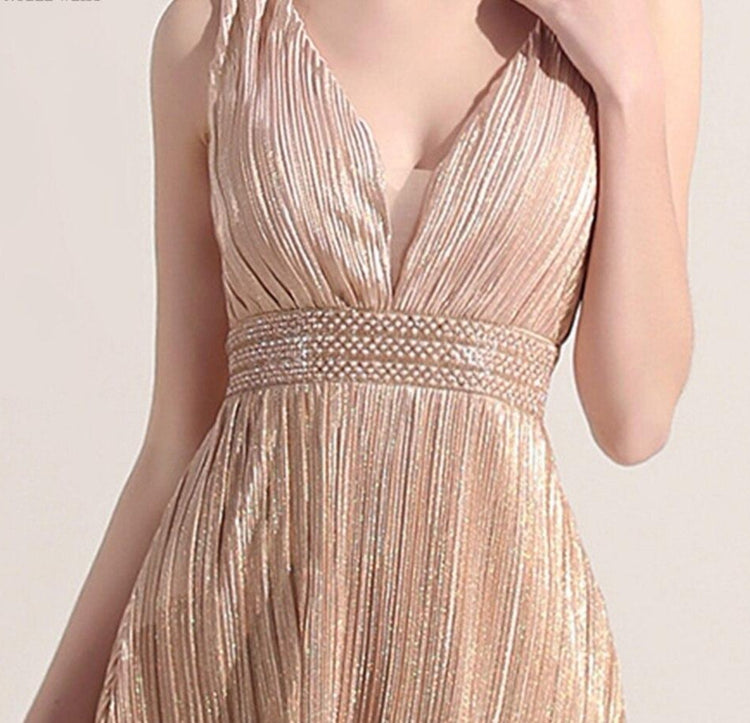 Vestido de Festa Longo em Chiffon Plissado Dourado