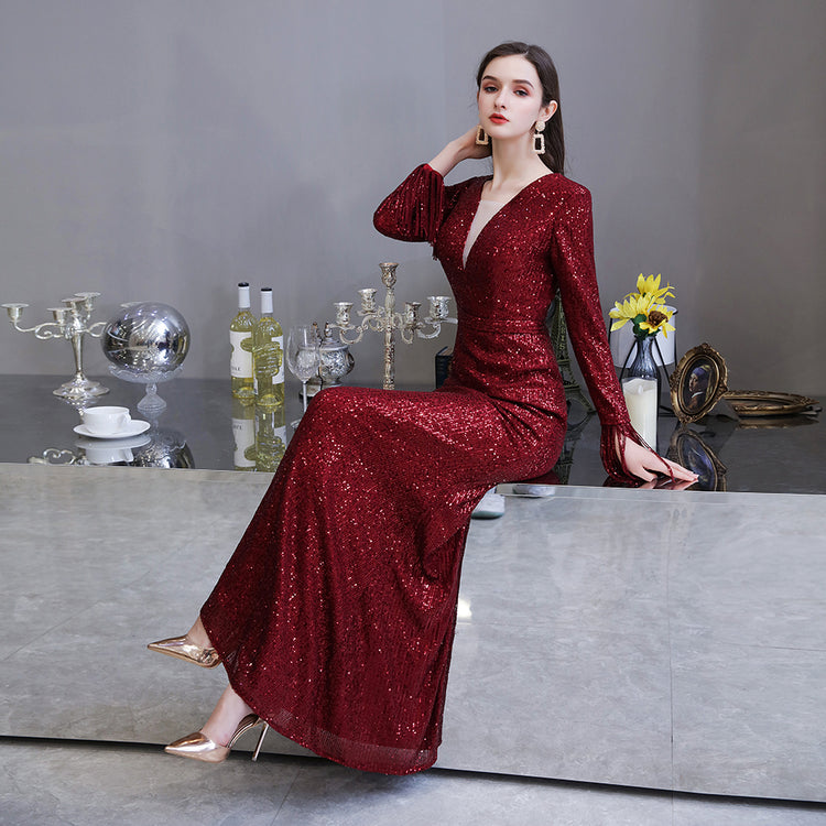 Vestido de Festa Longo com Decote e Manga Longa Elegante