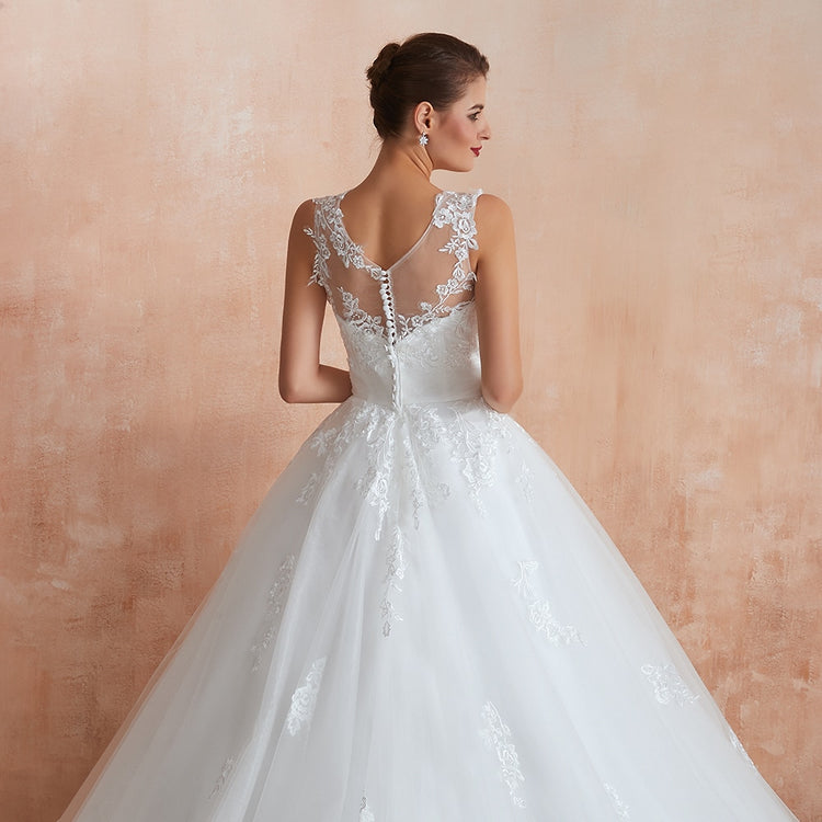 Vestido de Noiva Luxo Romântico em Tule com Detalhe em Paetês e Brilho