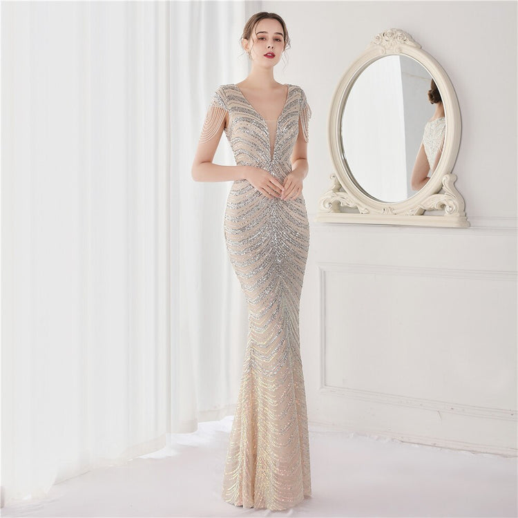 Vestido de Festa Luxo Sereia com Detalhes Paetês Prateado