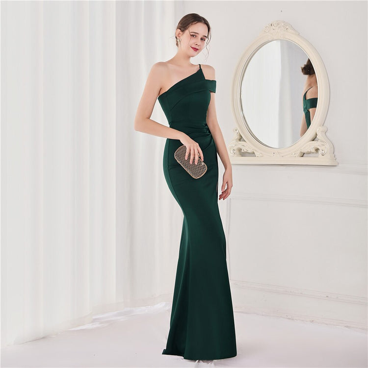 Vestido de Festa Longo com Ombro Assimétrico Verde
