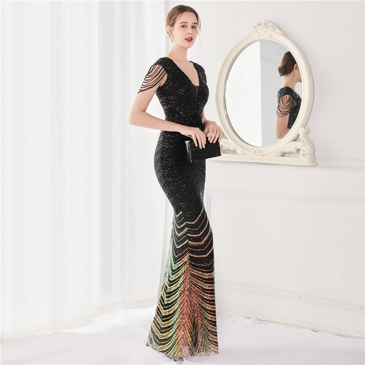 Vestido de Festa Luxo Sereia com Detalhes Paetês Preto
