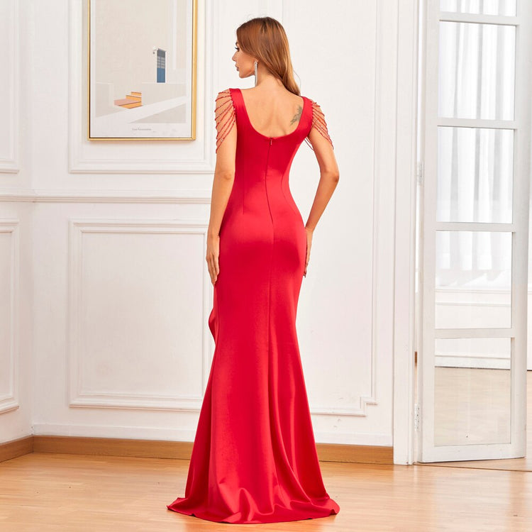 Vestido de Festa Longo em Cetim Vermelho com Manga Detalhada