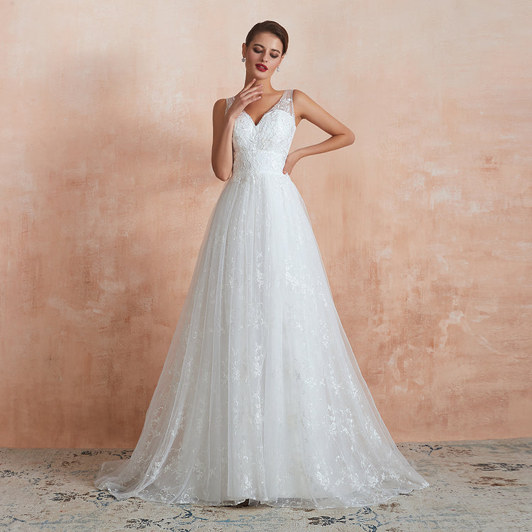 Vestido de Noiva Silhueta A em Tule Decorado com Brilho