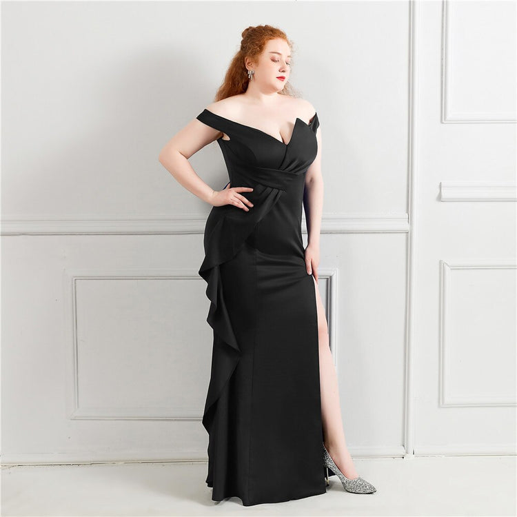 Vestido de Festa Plus Size Luxo com Detalhe em Laço Preto