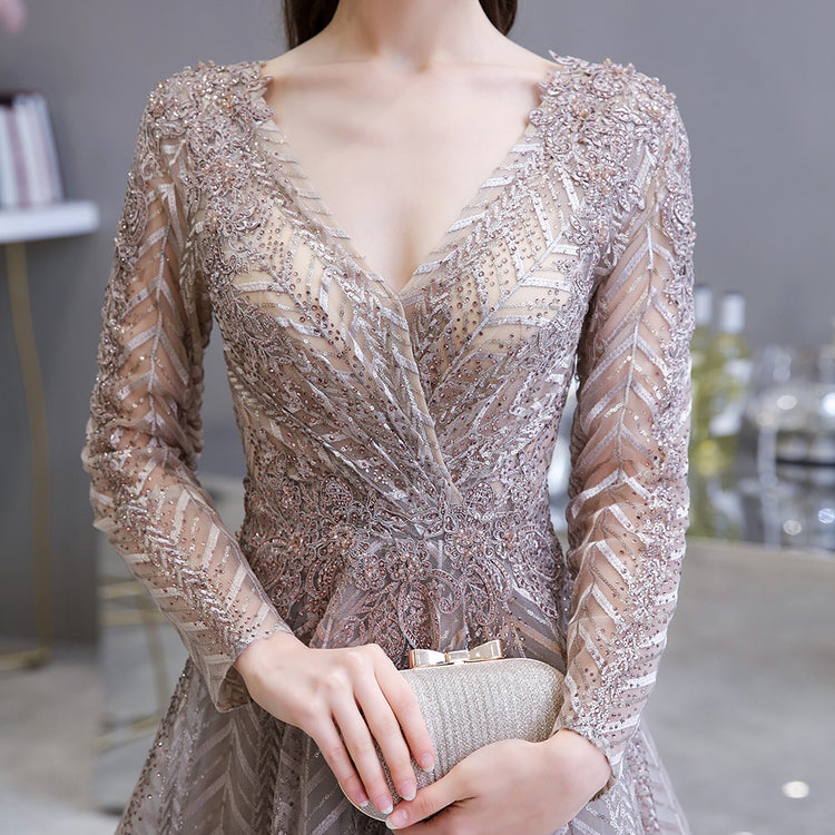 Vestido de Festa Rainha com Decote Plissado Prateado - Modelo Especial