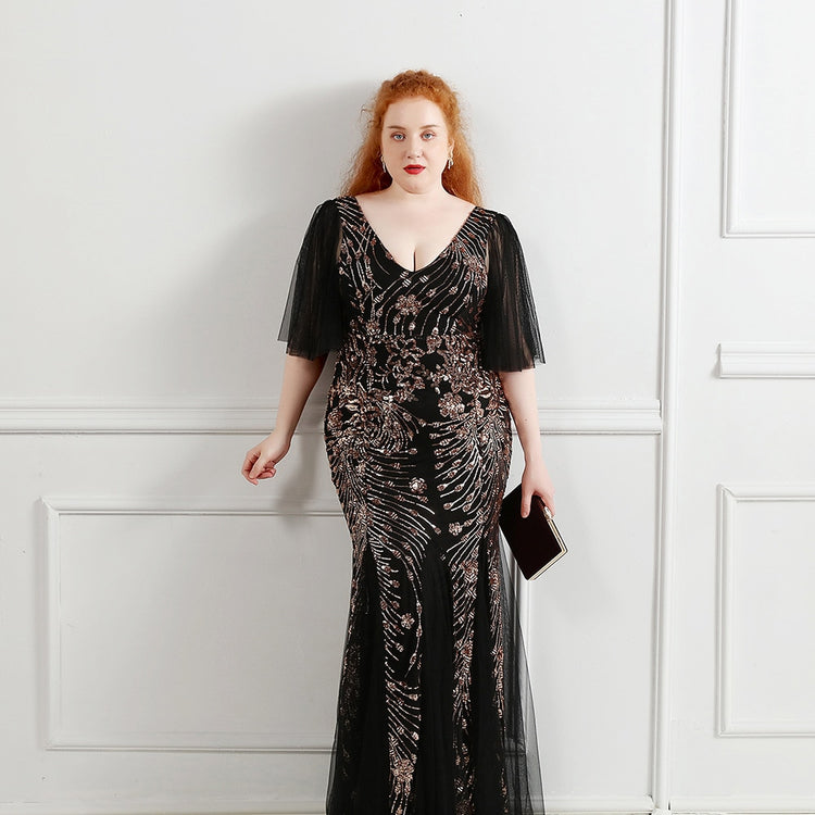Vestido Plus Size com Manga Flutuante Brilho