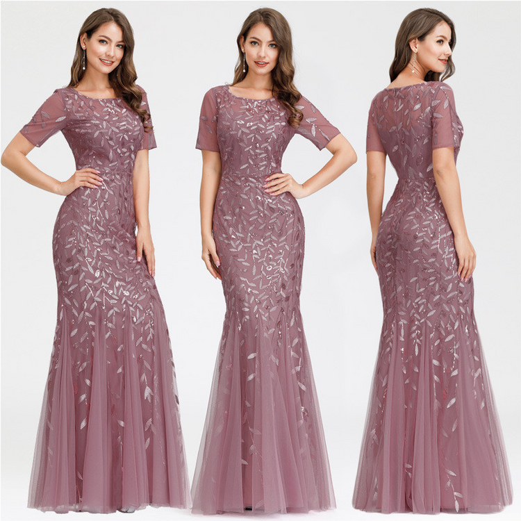 Vestido de Festa Elegante Rosa Empoeirado com Apliques Folhagem