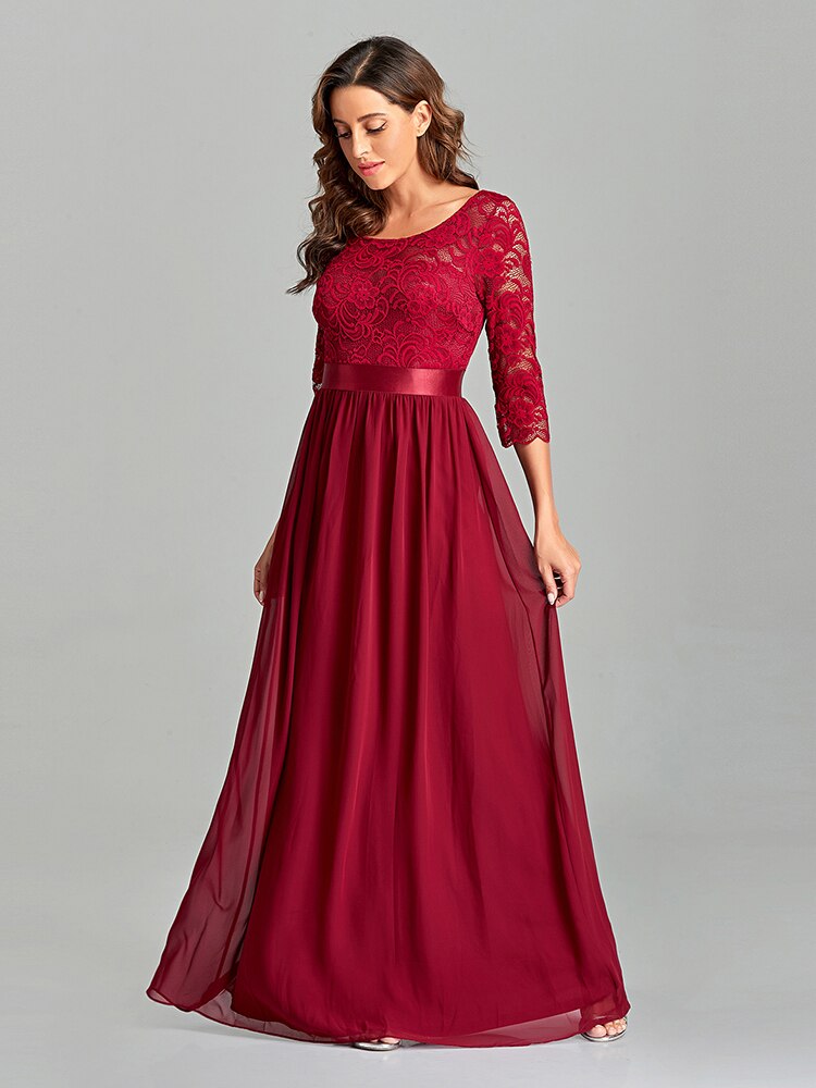 Vestido de Festa Longo com Detalhes Renda e Cetim Marsala