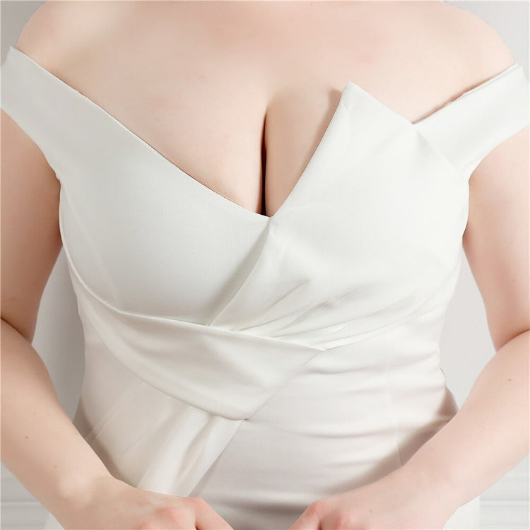 Vestido de Festa Plus Size Luxo com Detalhe em Laço Branco