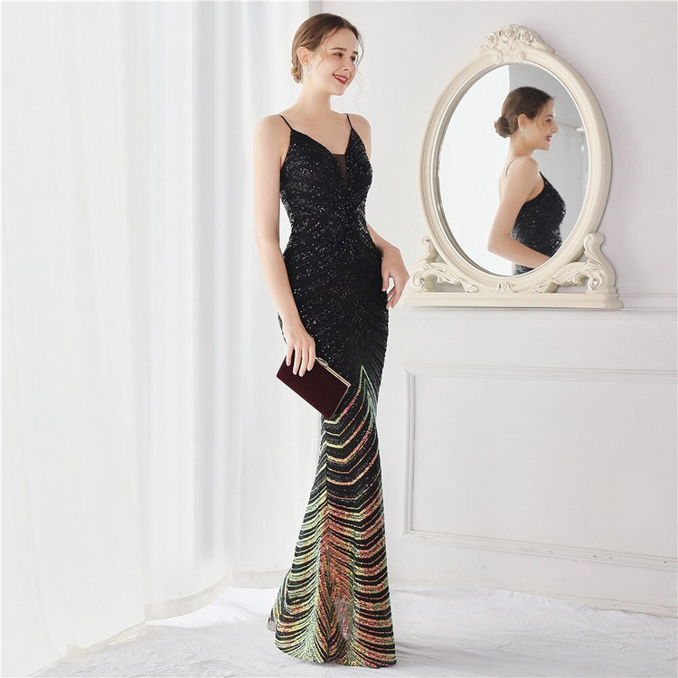 Vestido de Festa Longo Luxo Detalhado em Listras de Paetês Preto