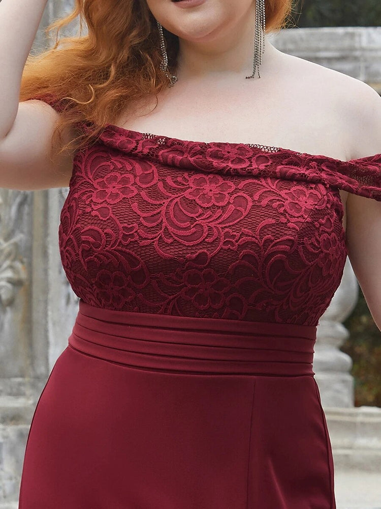 Vestido de Festa Longo Clássico com Detalhes em Renda