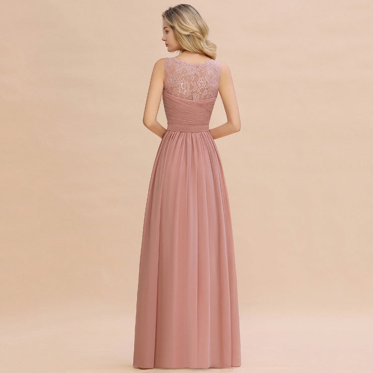 Vestido de Festa Longo Design Clássico com Detalhes em Renda (Pronta Entrega)