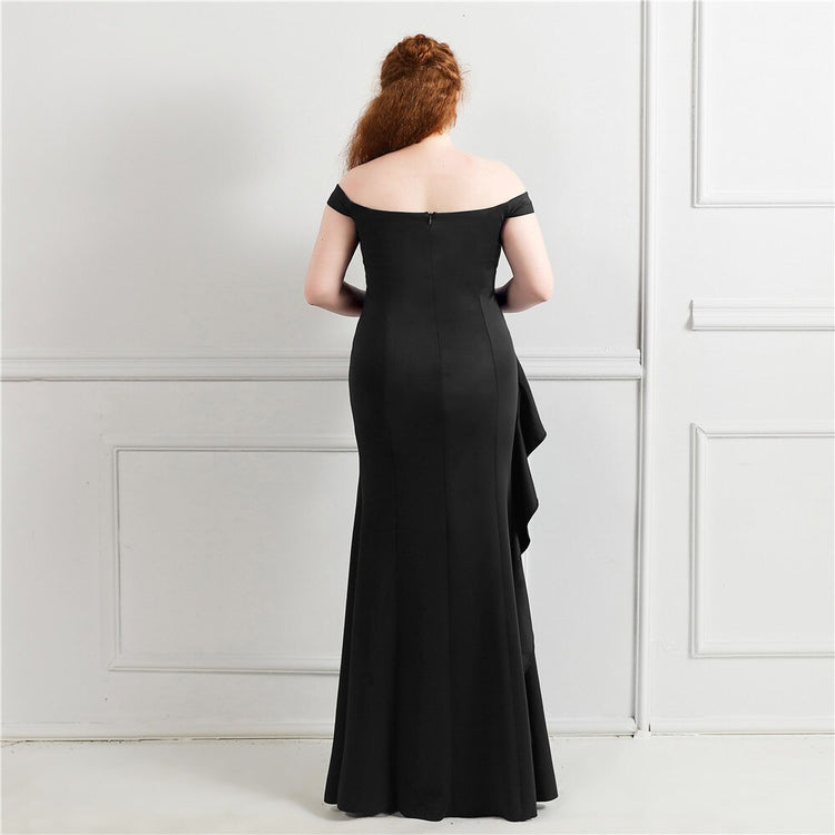 Vestido de Festa Plus Size Luxo com Detalhe em Laço Preto