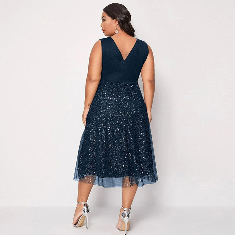 Vestido Plus Size com Decote V e Renda (Pronta Entrega)
