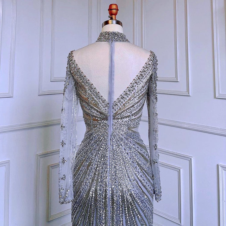 Vestido de Festa Sereia Magnus em Cetim Cravejado com Cristais - Modelo Especial