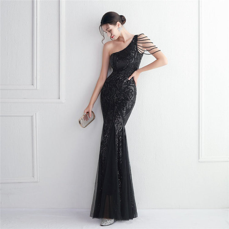 Vestido de Festa Sereia Ombro Único com Detalhes Brilho Preto